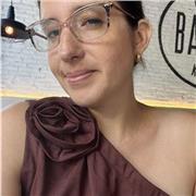 dinámica, divertida, responsable, escucha activa, pendiente, me gusta ayudar